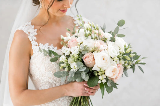 DIY Bride Wedding Flowers That Look Professionally Styled