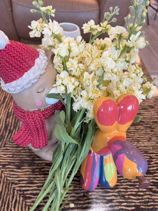 Enhancing Your Christmas Decorations with Beautiful Floral Arrangements
