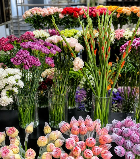 9 Flower Bar Setup Examples Guests Will Love