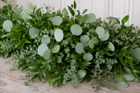 Wedding Greenery Guide: The Best Greenery for Bouquets, Centerpieces, Arches, table runners & Event Decor