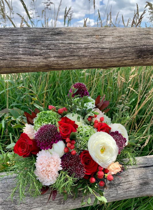 Best Flowers for a Budget Wedding That Look Luxe